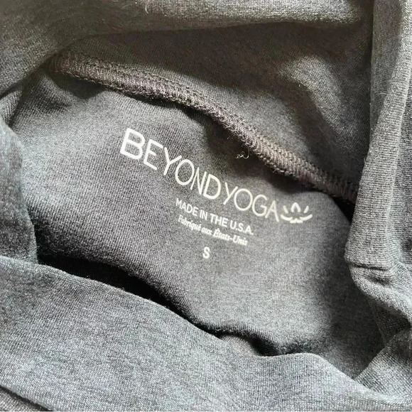 NEW Beyond Yoga Spacedye Captivating Turtleneck Pullover Dark Night size Small - Picture 7 of 7